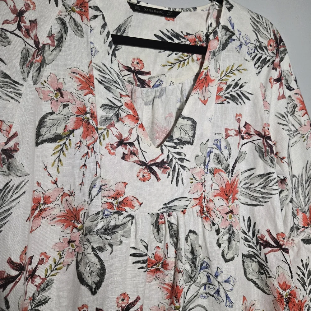 Zara Basic‎ Floral Peplum Blouse V-Neck Long Sleeve Size Medium